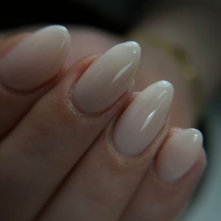 Nagels wit